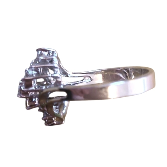 Silver Tone Ring with Clustered Crystal Accents, Size 8 - Picture 3 of 4